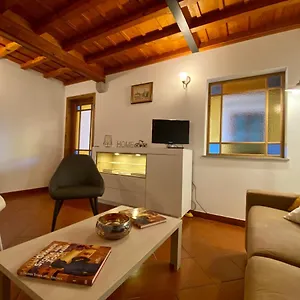 Cozy 4th And Top Floor Italie