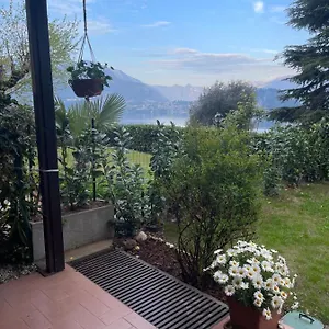 Lallas With Garden And View Italie
